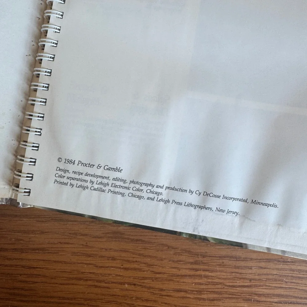 Vintage 1984‎ The Flavor Maker's Cookbook From Crisco Oil Spiral Bound Retro